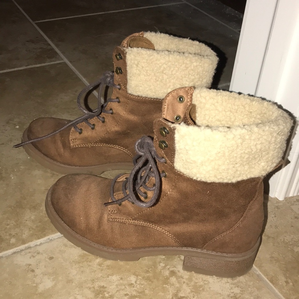 Target combat boots